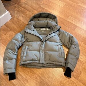 Green Aritzia Shorty Super Puff Like New Rare 3XS